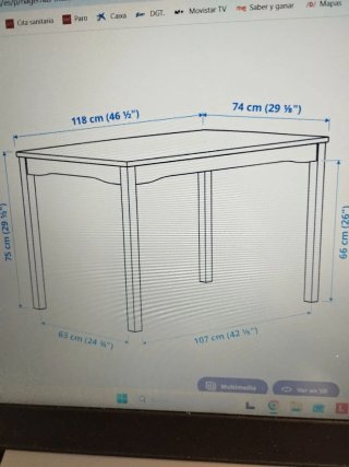 Mesa y 4 sillas de madera