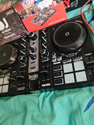 Controlador DJ Hercules Impulse 200