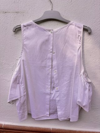 Camisa Bershka blanca volantes
