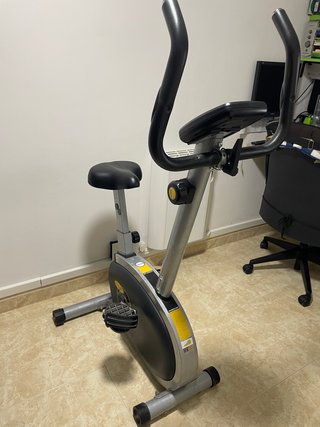 Bicicleta Estática Gris y Negra