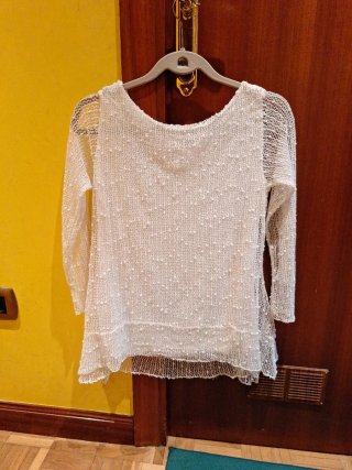 Blusa manga larga encaje blanco roto