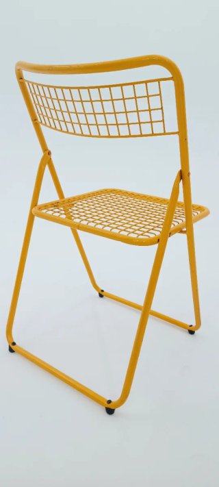 Silla metálica vintage amarilla