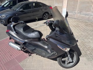Piaggio Xevo 125 Maxi Scooter ITV RECIEN PASADA !!