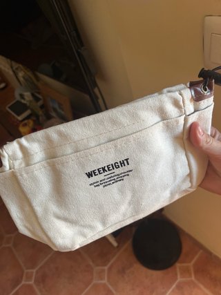 Bolso WEEKIEIGHT de lona con compartimentos