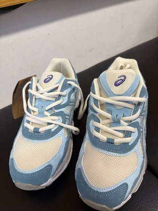Zapatillas ASICS Beige y Azul