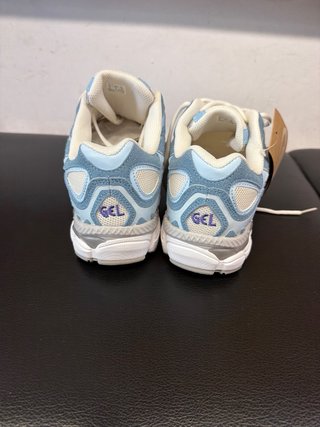 Zapatillas ASICS Beige y Azul