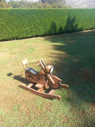 Moto balancín de madera maciza