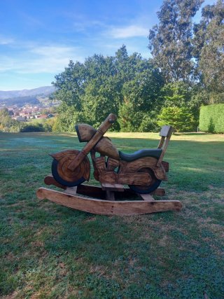 Moto balancín de madera maciza