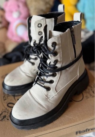 Botas Dr. Martens Beige y Negras