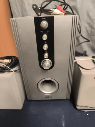 Conjunto Altavoces y Subwoofer Airis TV DV