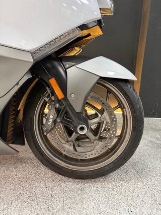 BMW K1600GTL Blanca