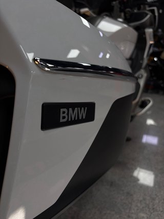 BMW K1600GTL Blanca