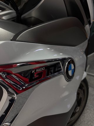 BMW K1600GTL Blanca