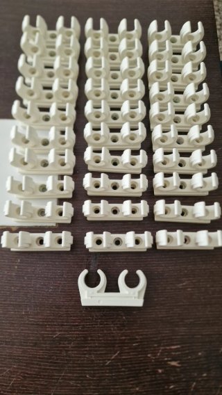 Grapas para tubo PVC 16, 18, 20 mm