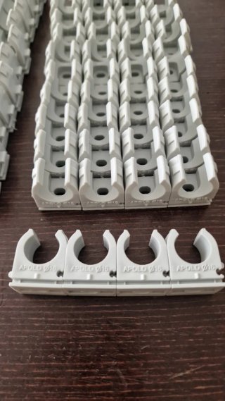 Grapas para tubo PVC 16, 18, 20 mm