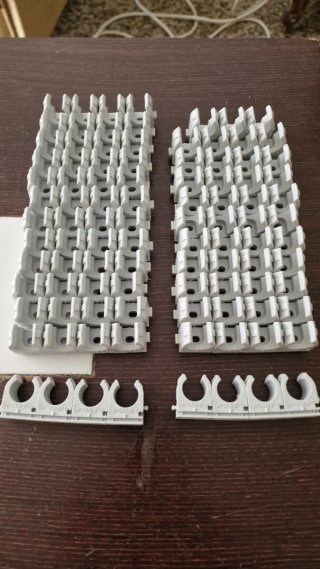 Grapas para tubo PVC 16, 18, 20 mm