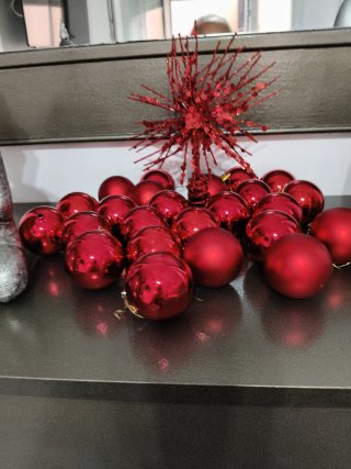 24 Bolas Navideñas Rojas y Adorno Estrella