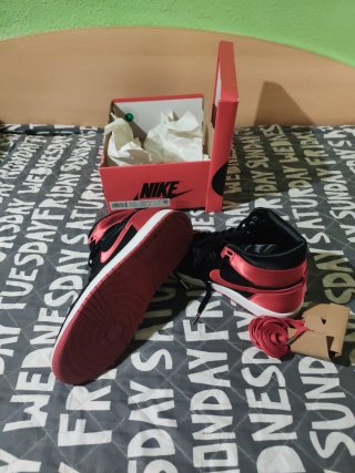 Nike Air Jordan 1 Rojo y Negro