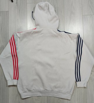 Sudadera Adidas con capucha y bolsillos