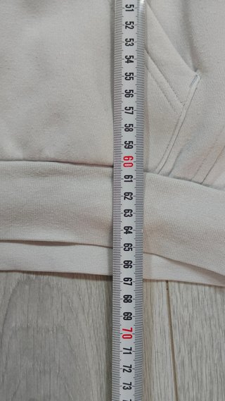 Sudadera Adidas con capucha y bolsillos