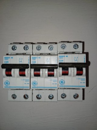 3 Interruptores Generales