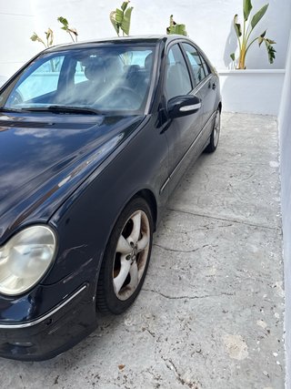 Mercedes-Benz Clase C 2005