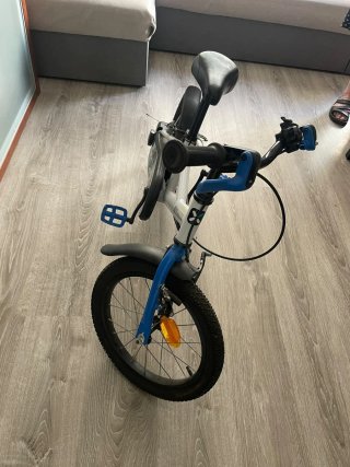Bicicleta BTWIN blanca y azul