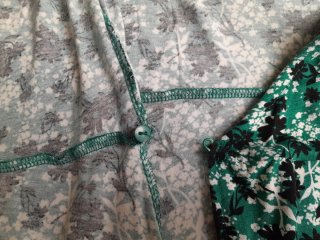 Vestido floral verde con volantes