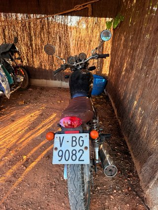 Yamaha 250sr Naked Negra y Plateada