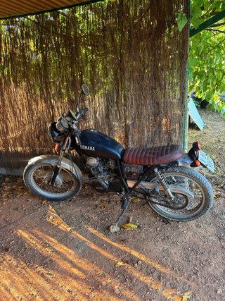 Yamaha 250sr Naked Negra y Plateada
