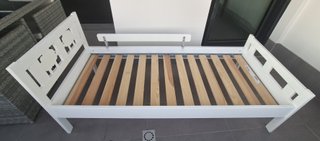 Cama infantil IKEA con colchón viscoelástico