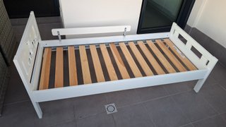 Cama infantil IKEA con colchón viscoelástico