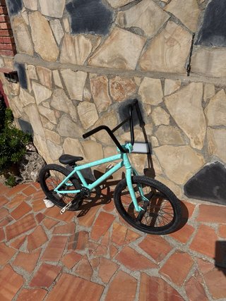 Bici BMX color azul claro