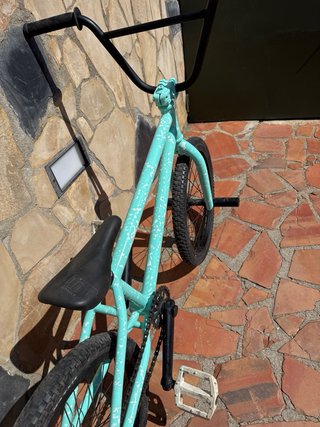 Bici BMX color azul claro