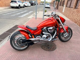 Suzuki Intruder M1800R Naranja y Plateada