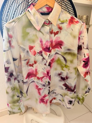 Ropa de mujer con estampado floral y azul