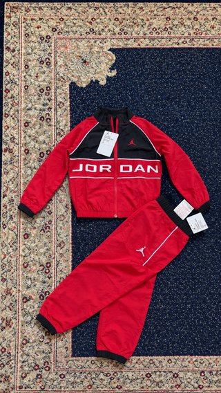 Chándal Jordan niño rojo y negro talla 3 años