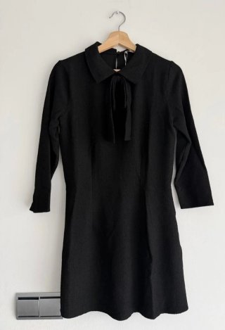 Vestido negro manga larga
