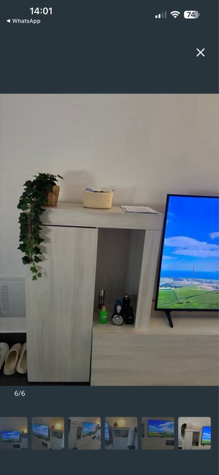 Mueble TV moderno blanco y beige