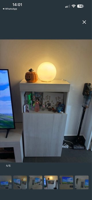 Mueble TV moderno blanco y beige