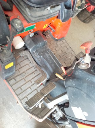 Minitractor KIOTI Hidrostático