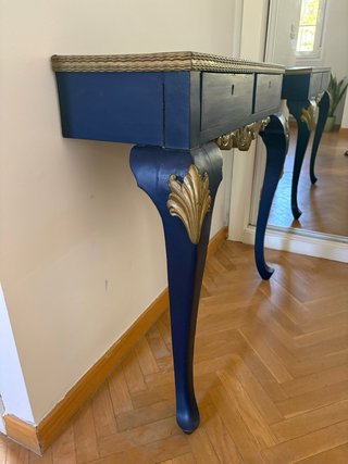Consola antigua madera azul y oro
