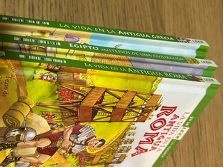 Tres libros de la colección infantil “Ya sé leer”
