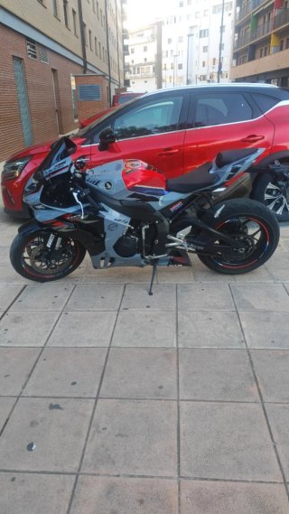Honda CBR1000RR-R FIREBLADE ST Negra