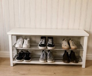 Perchero y banco zapatero Tjusig IKEA. Blanco/inox