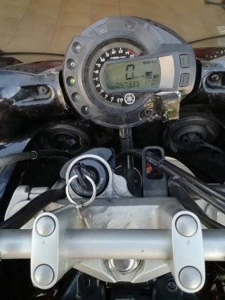 Yamaha Fazer6 Sportbike Roja y Negra