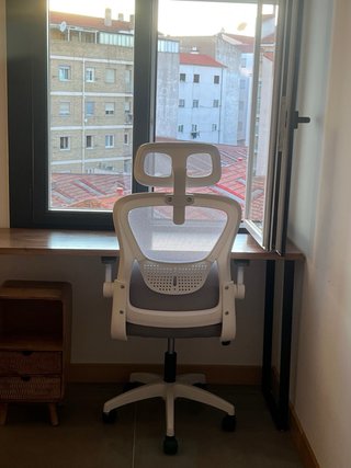 Silla de escritorio ergonómica gris