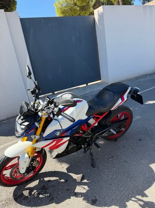 BMW G 310 R deportiva
