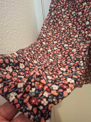 Blusa Kiabi flores manga larga