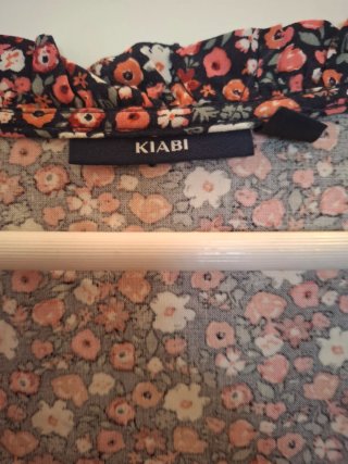 Blusa Kiabi flores manga larga